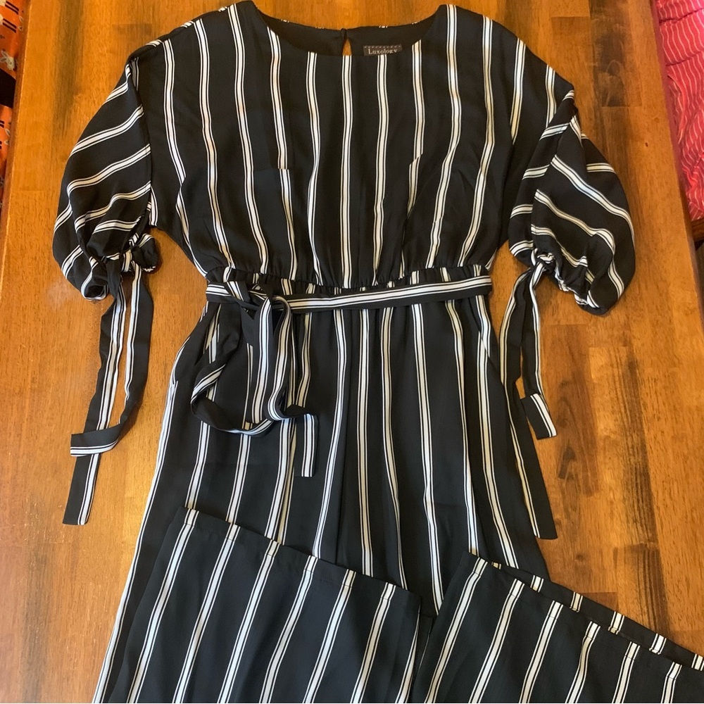 Luxology Jumpsuit 10 Black and White Striped Belt Tie Sleeves Wide leg pants